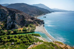 Palmen-Strand-in-der-Lagune-von-Preveli