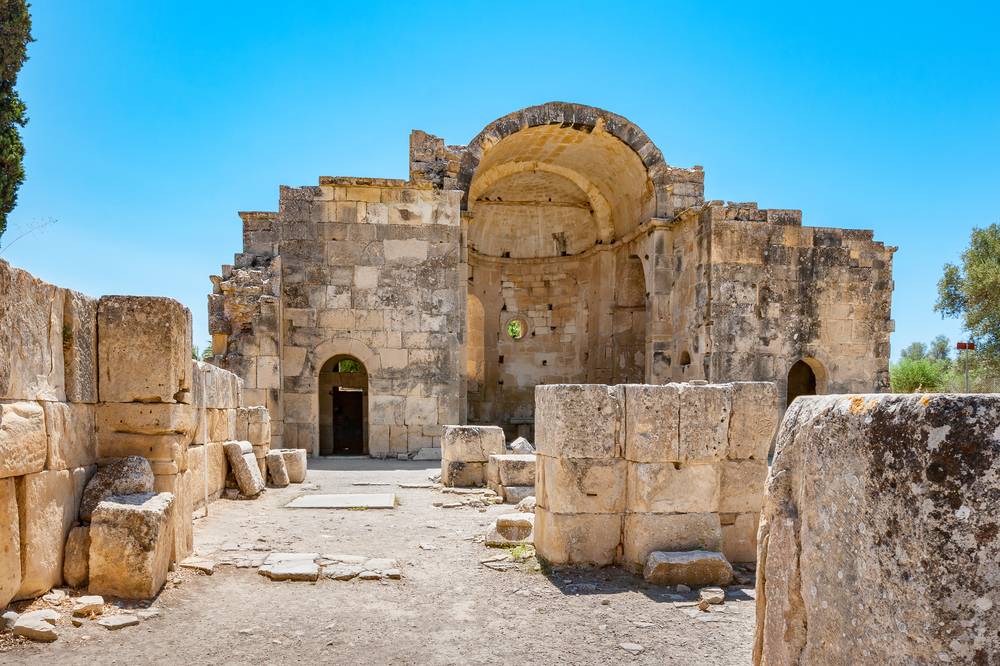 Gortis-Basilika-Steinquader-Himmel